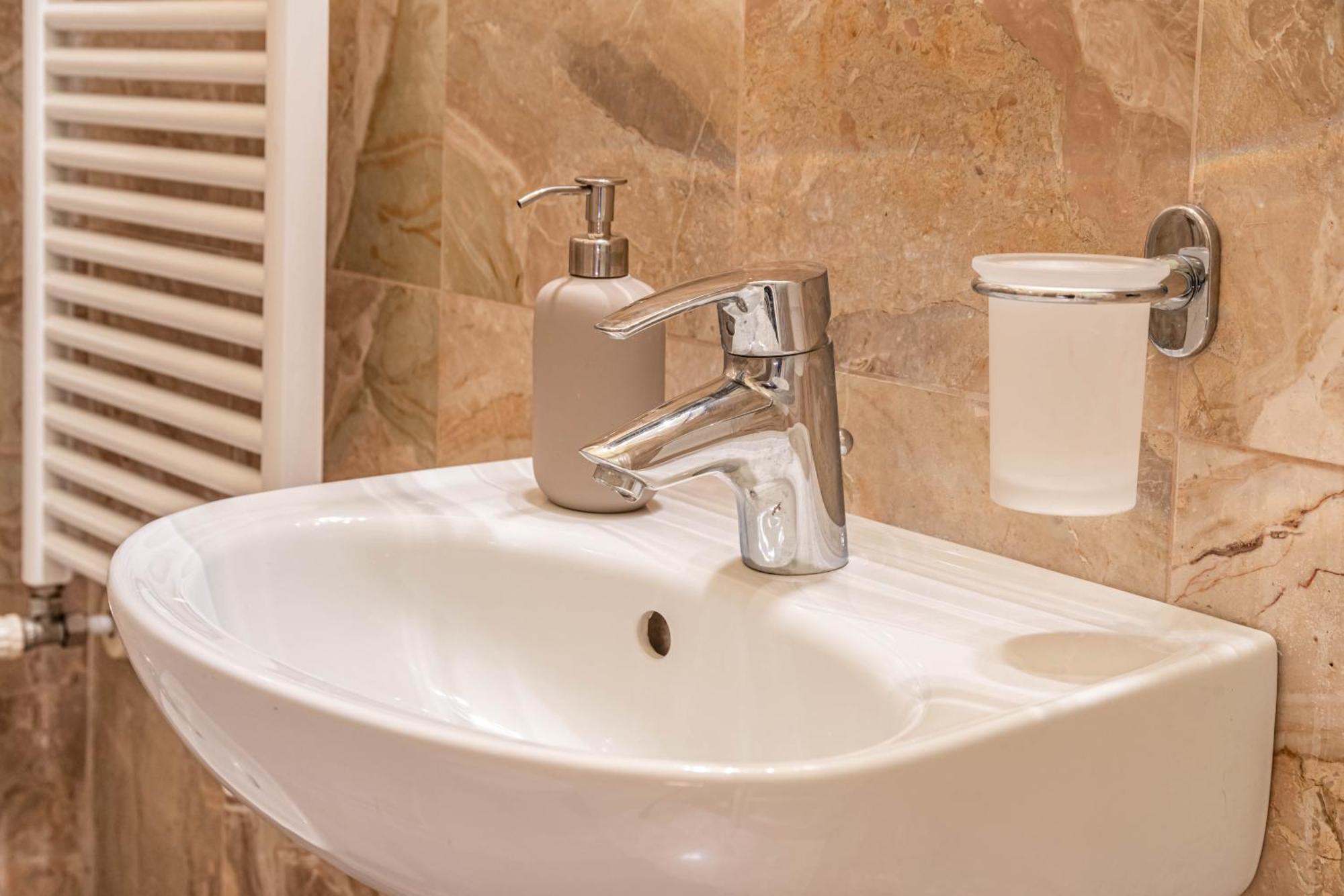 Piazza Isolo Central Apartment Verona Eksteriør bilde