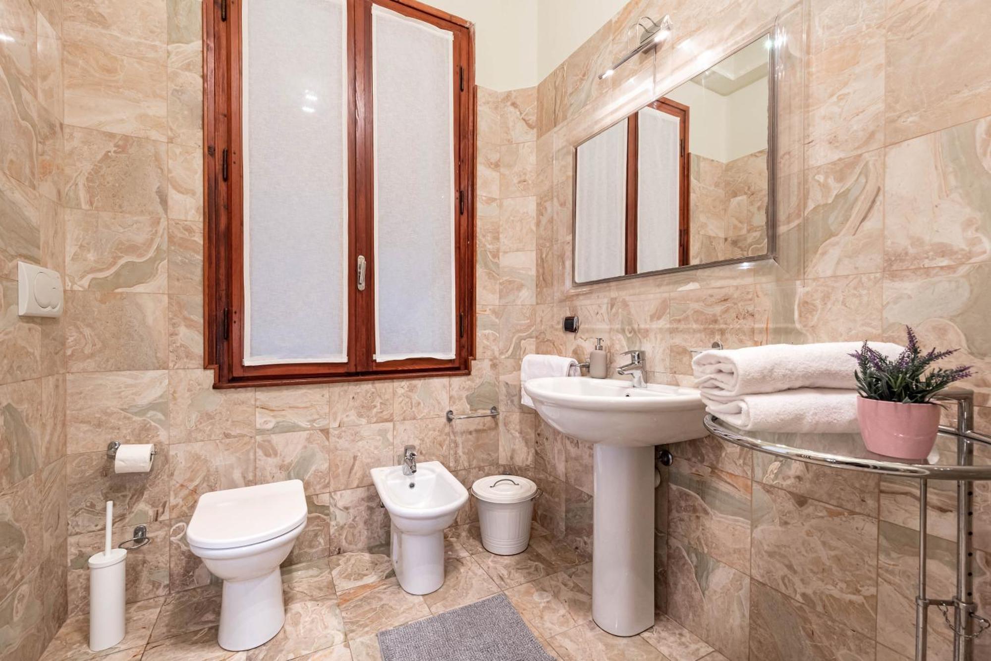 Piazza Isolo Central Apartment Verona Eksteriør bilde